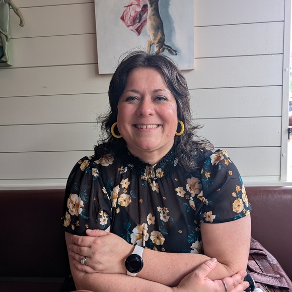 Meet your Posher, Natalie - Picture 2 of 2